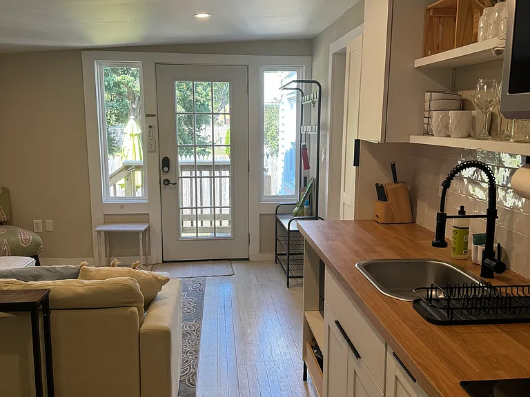 Kitchen/living room.