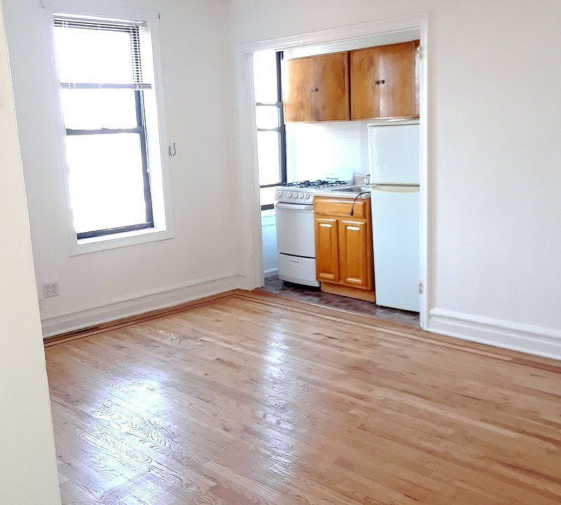 2nd image of 44-14 Newtown Rd APT 5C