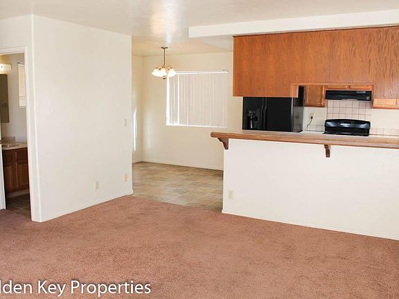 4th image of 804 Capistrano Dr