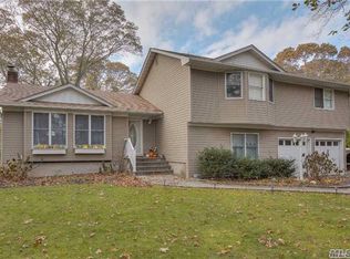 55 Overhill Rd, Wading River, NY 11792