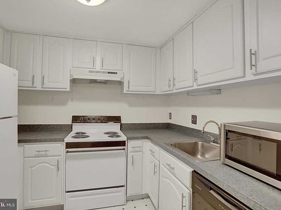 3rd image of 6300 Stevenson Ave APT 213