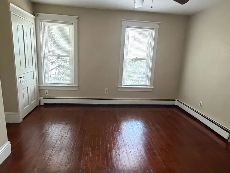 1432 Monroe St — Photo 6