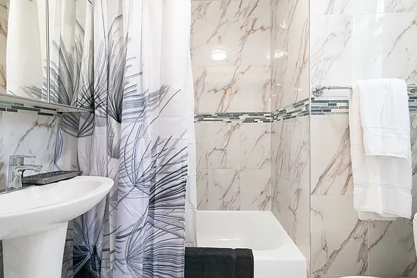 Rented by Bedrose | media 52