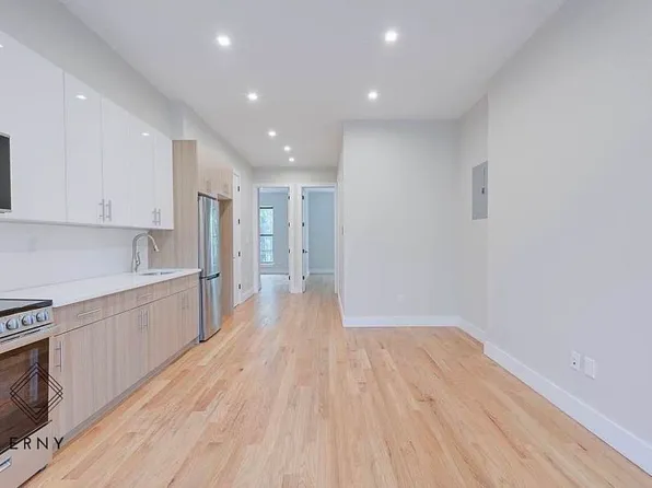 435 Quincy Street image 1 of 18