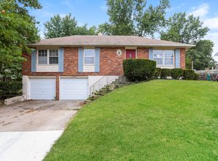 1405 NE 76th St, Gladstone, MO 64118