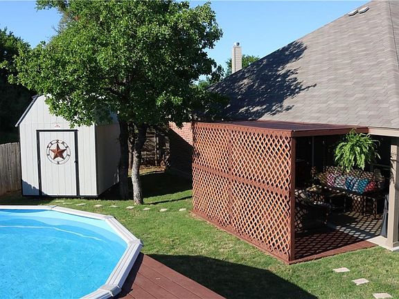 2nd image of 1423 Lauren Ln