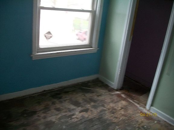 5th image of 9847 S Yates Blvd