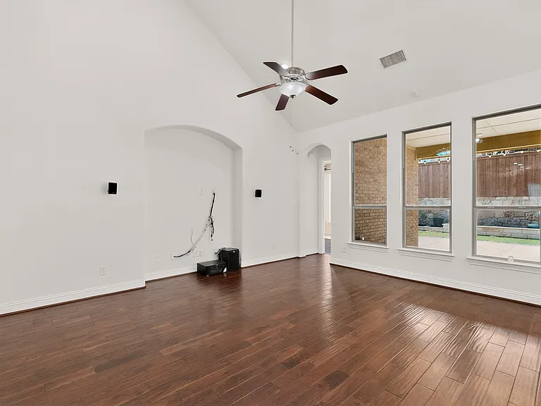 6819 Saint Francis Ct — Photo 1