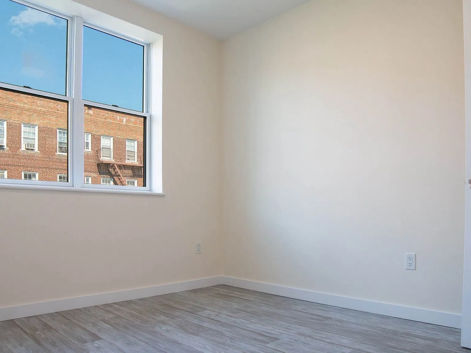 596 East 19th Street — Photo 4