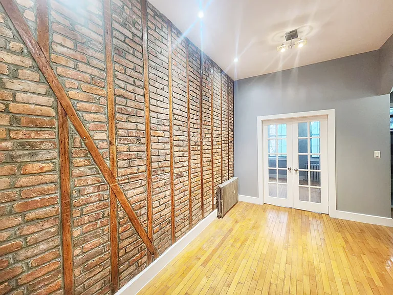 190 Wilson Ave #2I — Photo 11