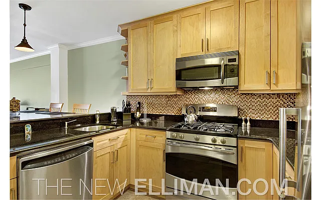 Sold by Douglas Elliman | media 14