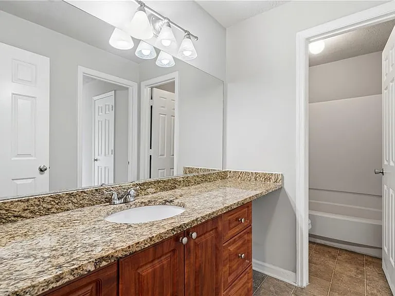117 Brittany Ct — Photo 24