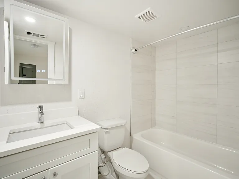 3001 W Horatio St — Photo 7