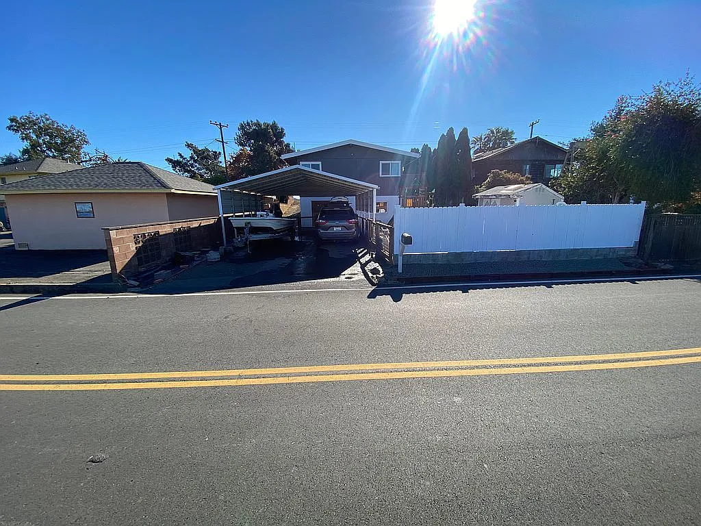 1648 Milton Rd photo 1