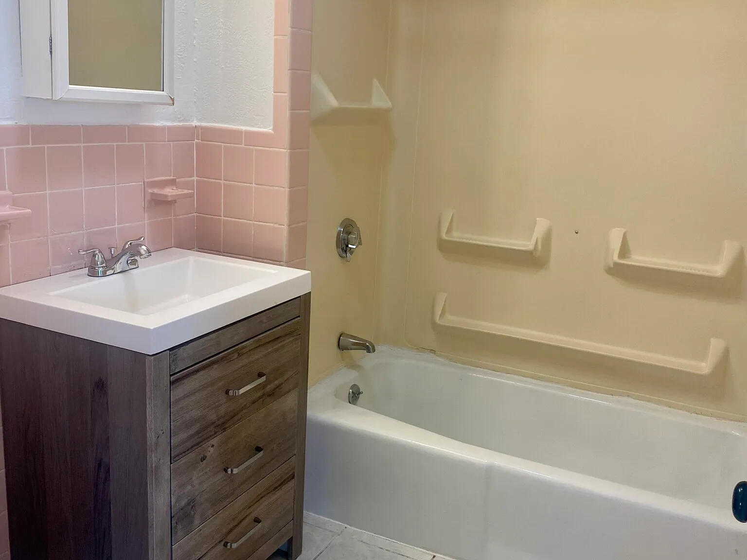 3 bed, 1.0 bath, $2,995 — Photo 4