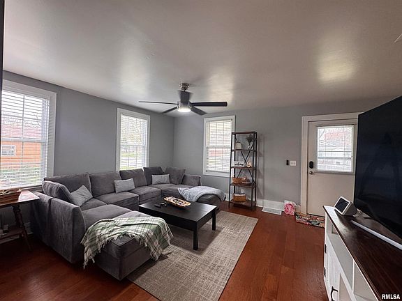 4th image of 216 S College St