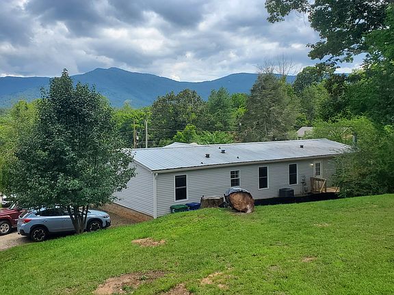 3rd image of 36 Lake Eden Cir
