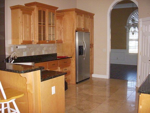 4th image of 103 Riverwalk Dr