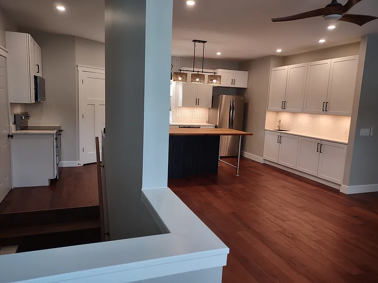 300 W Crawford Ave — Photo 17