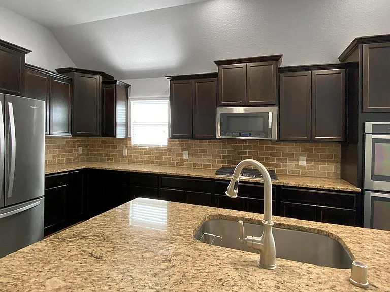 10 Pinestead Ct — Photo 14