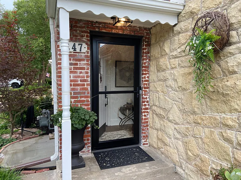 247 N Parkwood Ln — Photo 83