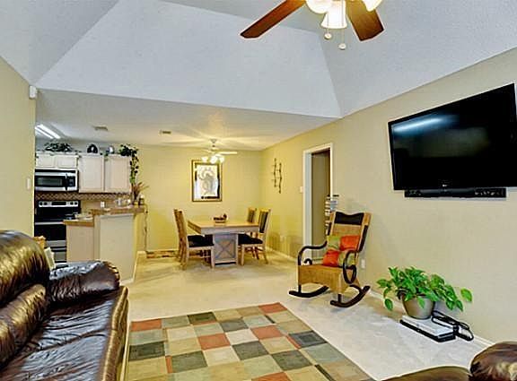 4th image of 322 Bryant Ln