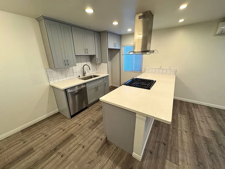 Casa Madrid Apartments — Photo 7