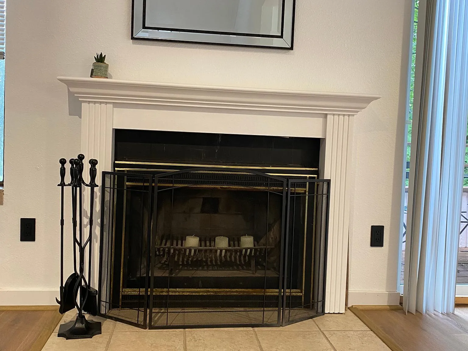 2 bed, 1.5 bath, 1151 sqft, $2,454 — Photo 2