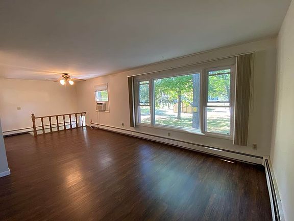 5th image of 2365 Woodcrest Dr