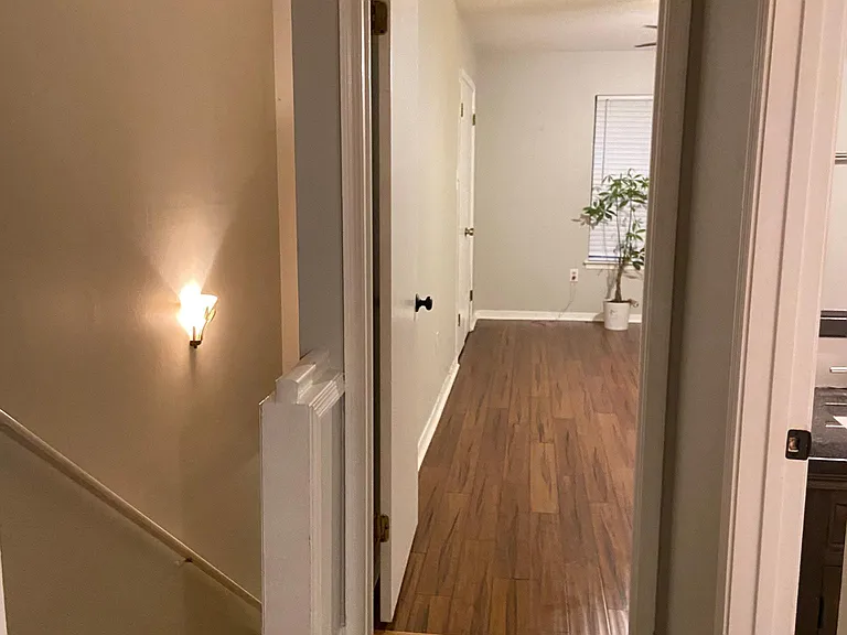 960 Dickenson Ave — Photo 7