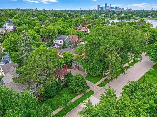 2716 Kenilworth Pl, Minneapolis, MN 55405