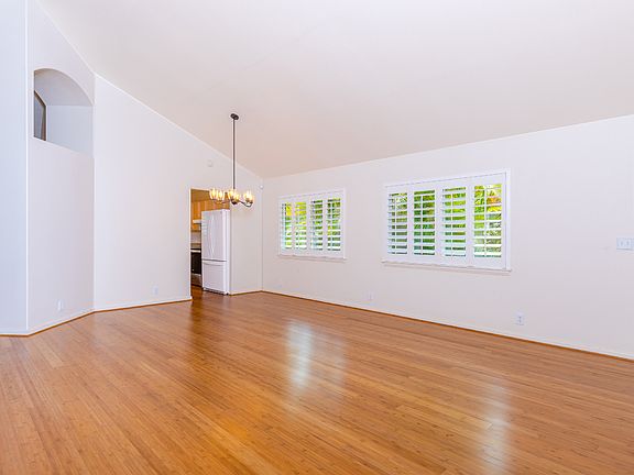 5th image of 95-220 Naaualii Pl