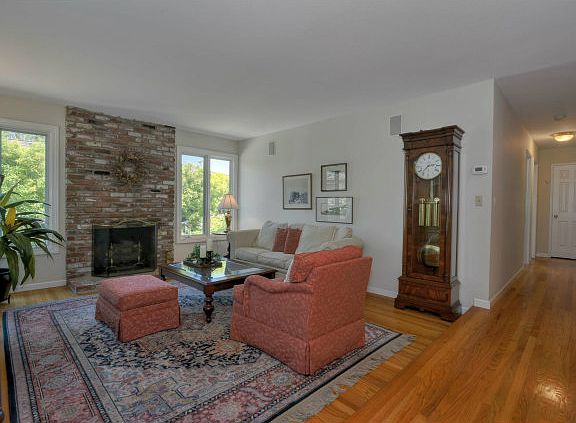 5th image of 1220 Van Dyck Dr