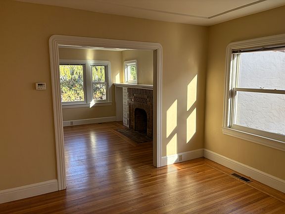 5th image of 1122 Curtis St