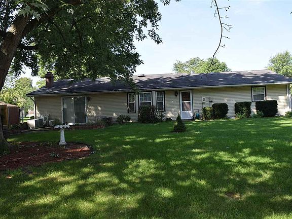 4th image of 3938 Oakhurst Dr