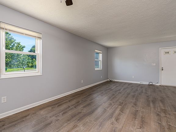 3rd image of 2673 Delta Ct