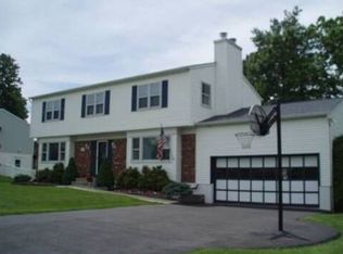 65 Decker Dr, Washingtonville, NY 10992