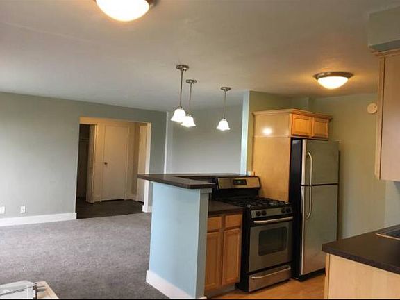2nd image of 505 Cherry St SE APT 401