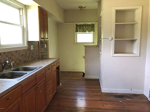 5th image of 128 Ann Ave