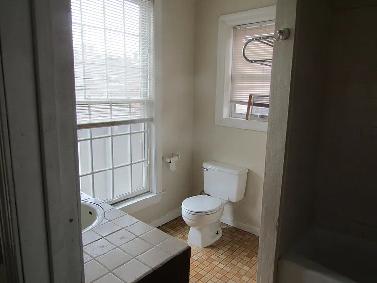 1806 N St — Photo 17