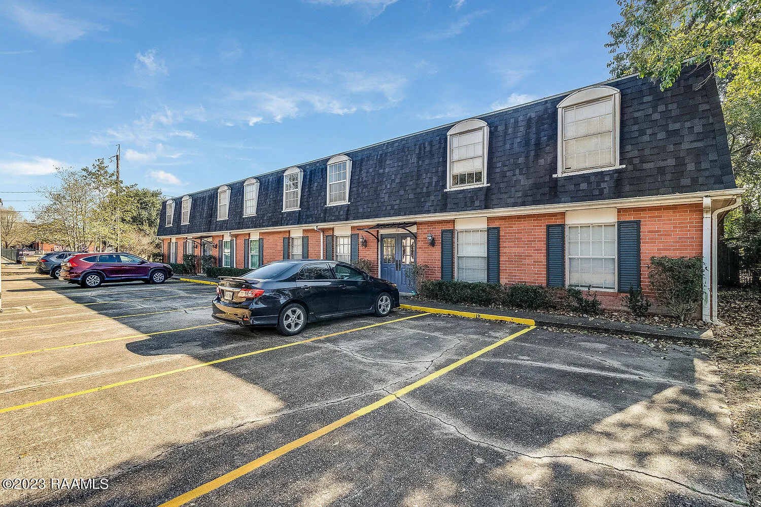 2 bed, 850 sqft, $960 — Photo 2