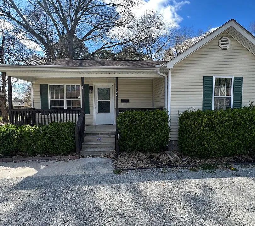 125 Laura St