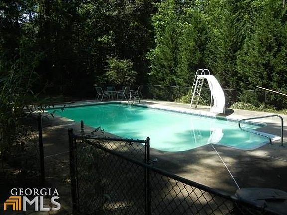 5th image of 60 Cedar Hill Dr