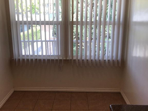 4th image of 10852 Camarillo St #1