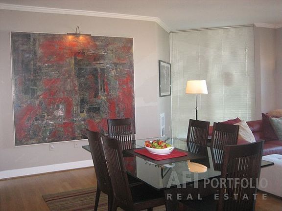 3rd image of 88 King St Unit 707