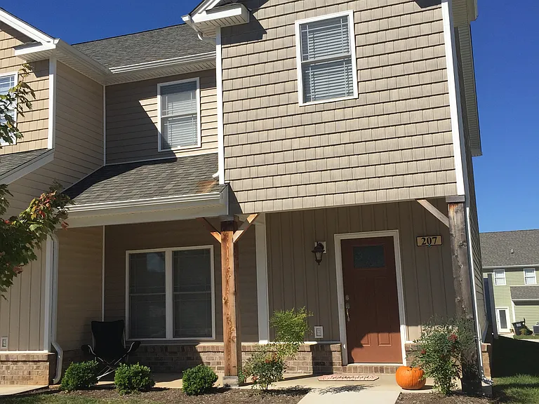 207 Portico St — Photo 1