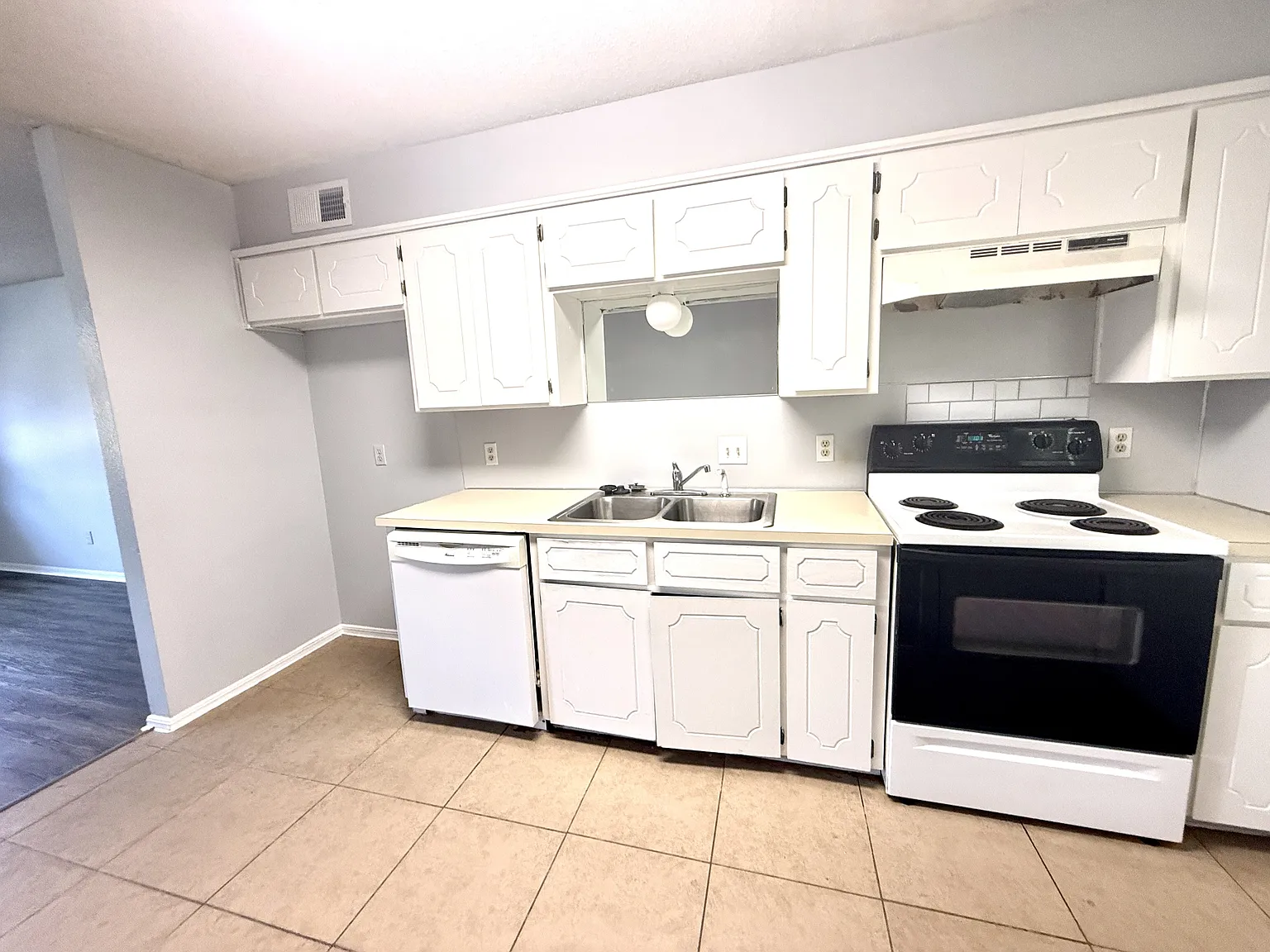 2206 Shenandoah Drive - 1 — Photo 2