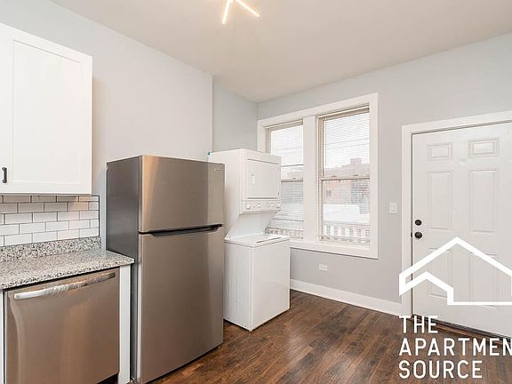3rd image of 1920 N Wilmot Ave #3
