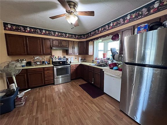 5th image of 1605 NE 70th St