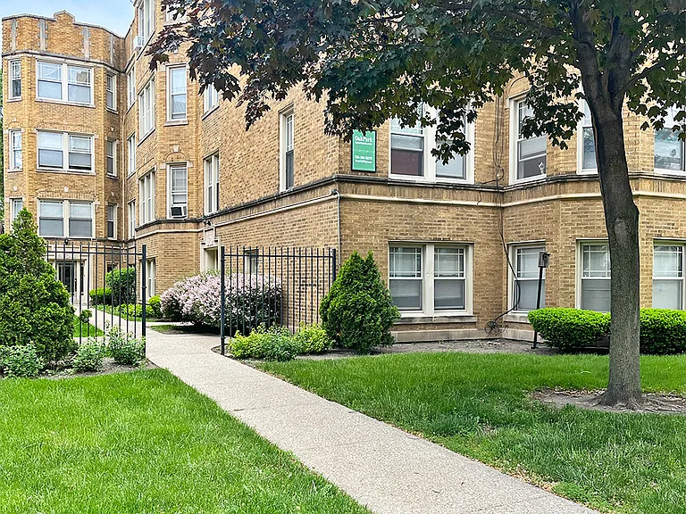 1412-1414 N. Austin Blvd. — Photo 15